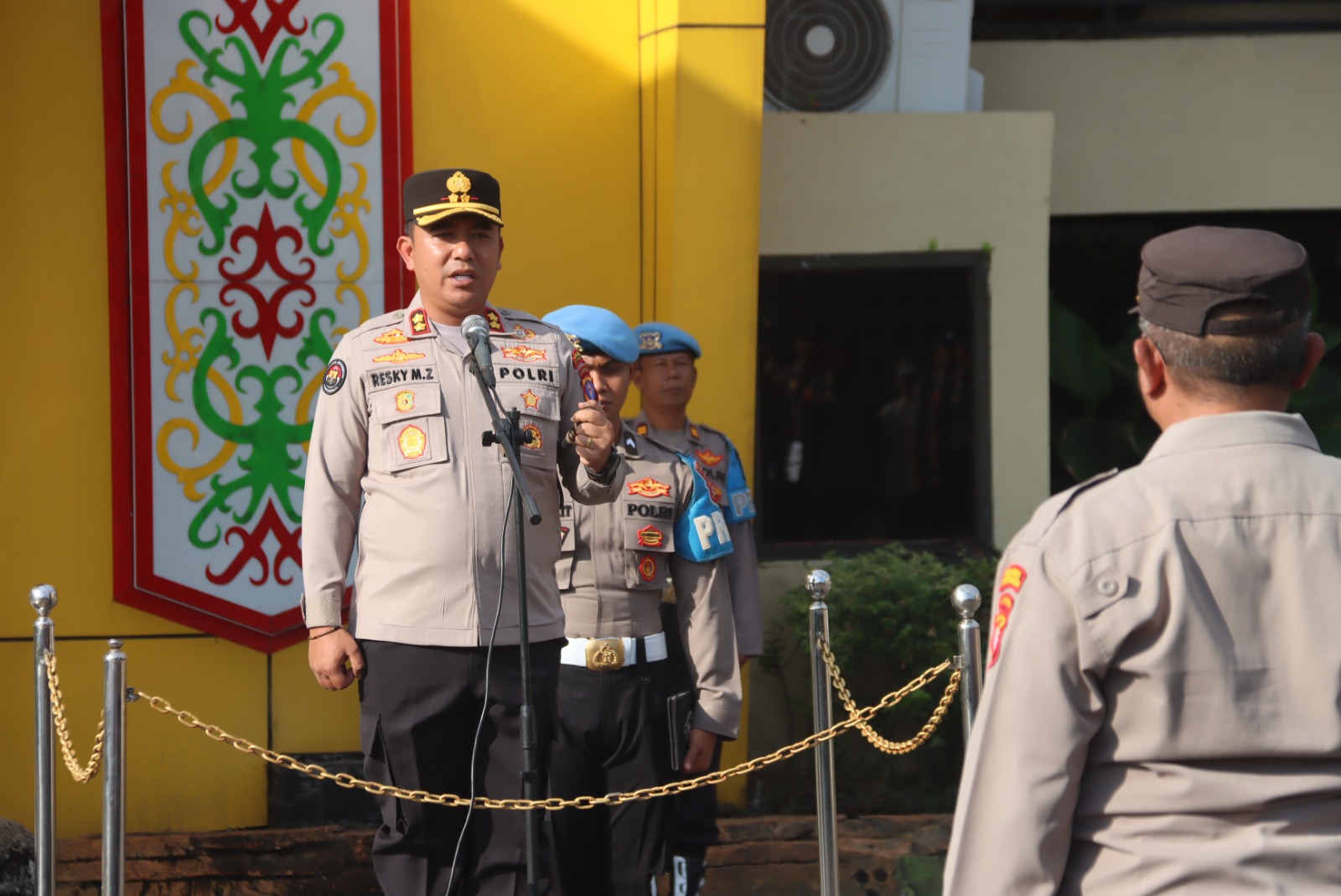 Pimpin Apel Jam Pimpinan, Kapolres Kotim Apresiasi Sukses HUT Bhayangkara dan Tekankan Disiplin Sesuai SOP