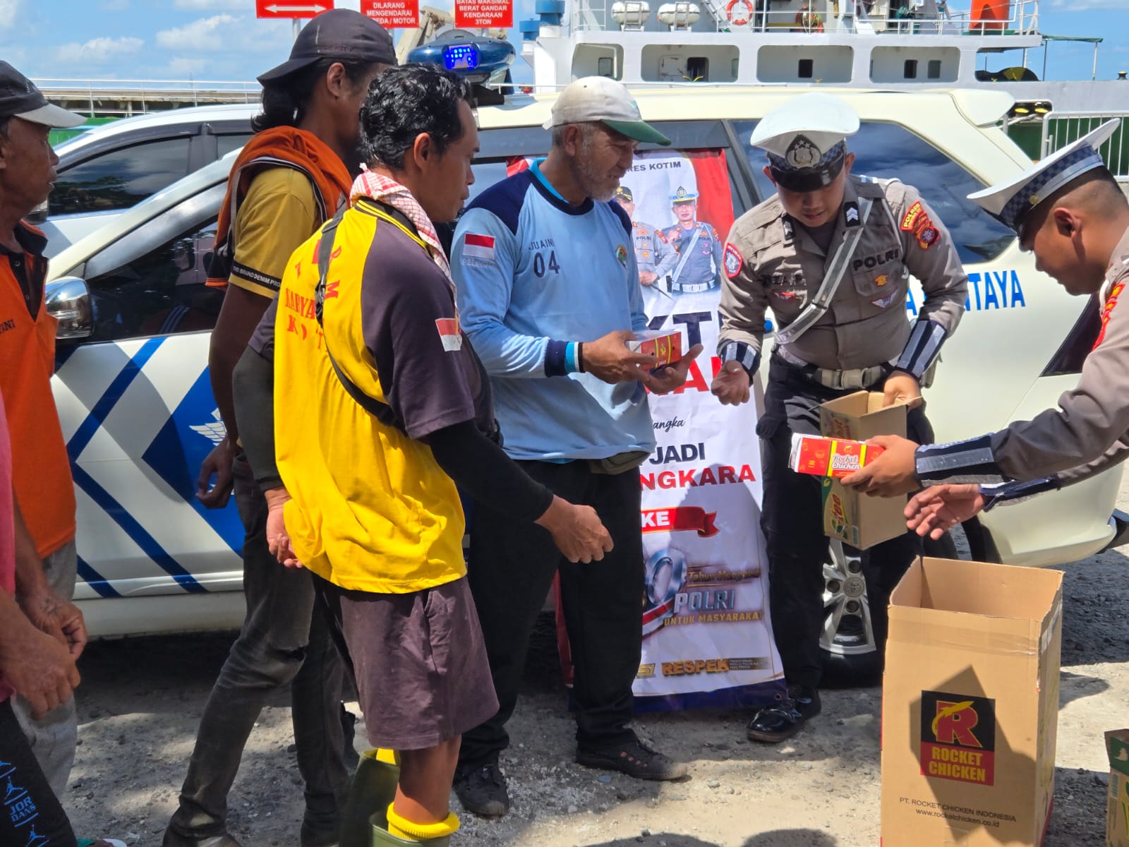 Masih Suasana HUT Bhayangkara Ke-80, Satlantas Polres Kotim Gelar “Polantas Menyapa”