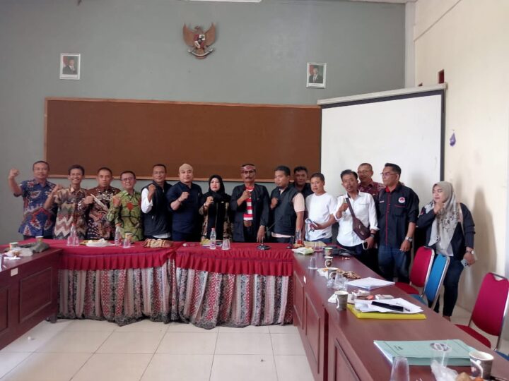 Audiensi Akhiri Kesalahpahaman dan Perkuat Sinergitas Antara Bakesbangpol Dengan Gabungan LSM di Sampang