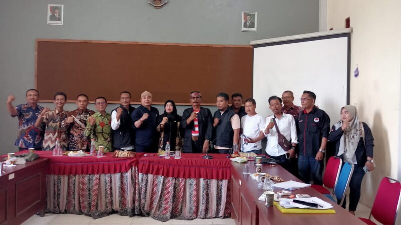 Audiensi Akhiri Kesalahpahaman dan Perkuat Sinergitas Antara Bakesbangpol Dengan Gabungan LSM di Sampang