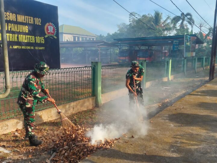 Ciptakan Rasa Nyaman Saat Bekerja, Personel Kodim 1015/Sampit Laksanakan Pembersihan Pangkalan