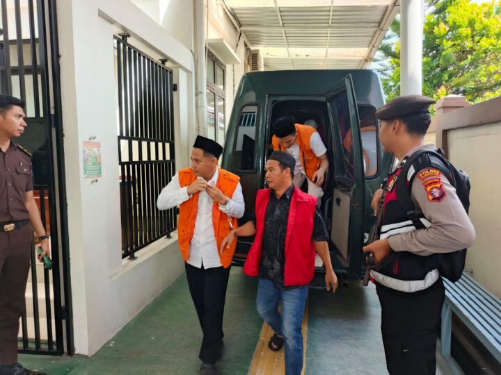 Polres Kotim Kawal Ketat Pemindahan 36 Tahanan ke PN Sampit, Sidang Berjalan Aman dan Kondusif