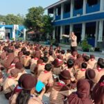 MPLS Jadi Momentum Edukasi, Polsek Panongan Bekali Pelajar SMPN 1 Panongan Bahaya NARZA