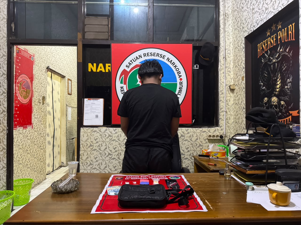 Satresnarkoba Polres Kotim Amankan Seorang Pemuda di Tempat Biliard