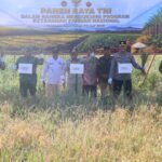 Kapolres Kotim Hadiri Panen Raya Padi Binaan TNI AD di Desa Lempuyang Kecamatan Teluk Sampit