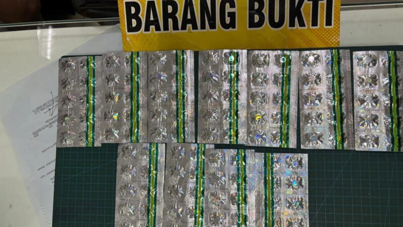 Miliki Ratusan Butir Obat Keras Ilegal, Dua Pria Diamankan Satresnarkoba Polresta Tangerang