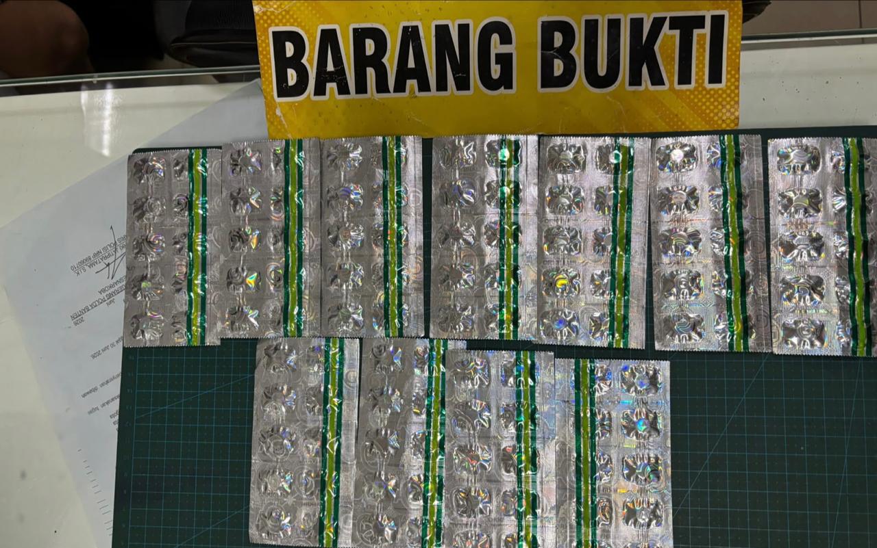 Miliki Ratusan Butir Obat Keras Ilegal, Dua Pria Diamankan Satresnarkoba Polresta Tangerang