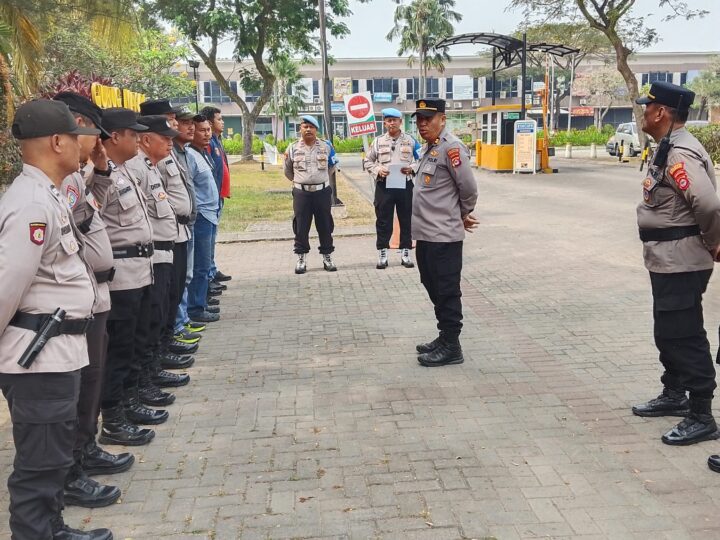 Kapolsek Panongan Pimpin Apel Pengamanan Kunjungan Kerja Panja RUU Komisi VII DPR RI ke Kawasan Industri Milenium