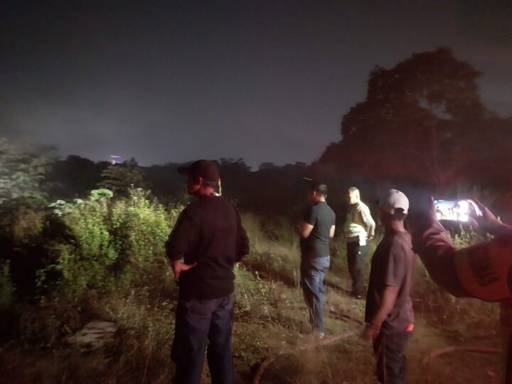 Polsek Tigaraksa Dan BPBD Kab Tangerang Bergerak Cepat Tangani Kebakaran Sampah Liar