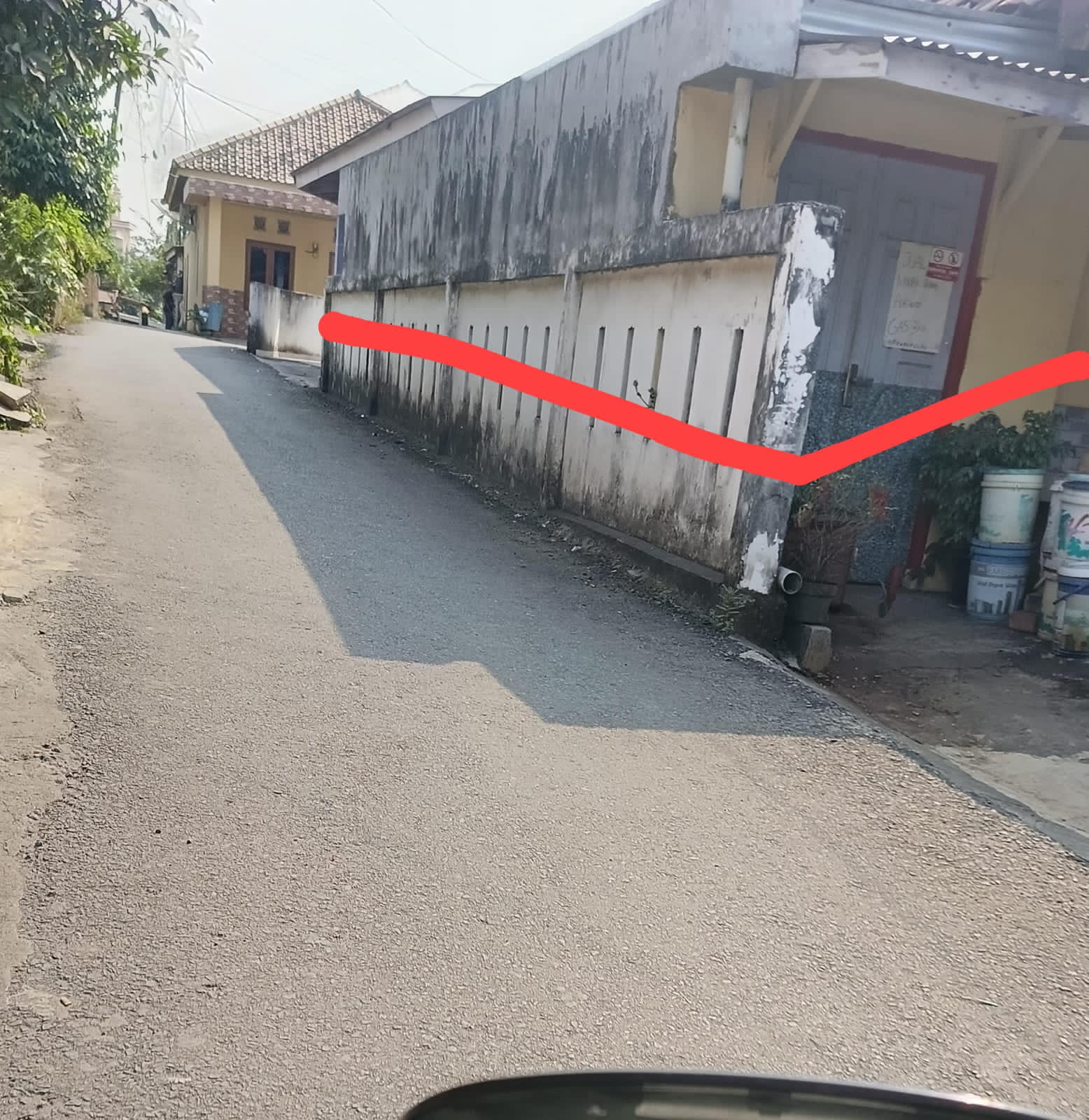 Diduga Rumah Warga di Tegal Rejo Dijadikan Gudang Penampungan Minyak Tanah Ilegal, Aparat Diminta Turun Tangan