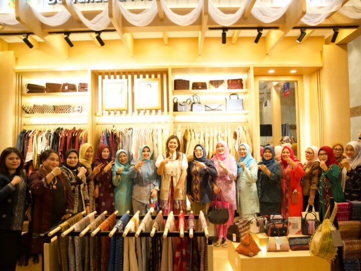 Ny.Hj.dr Jelita Asri Ludin Tambunan “Diajang BTN Indonesia Fashion Week 2026 Karya Desainer Deli Serdang Tampil di Panggung Nasional”