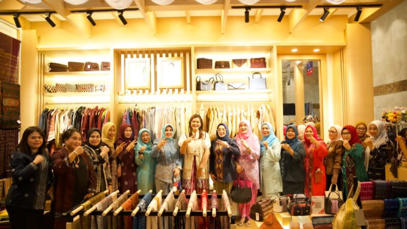 Ny.Hj.dr Jelita Asri Ludin Tambunan “Diajang BTN Indonesia Fashion Week 2026 Karya Desainer Deli Serdang Tampil di Panggung Nasional”