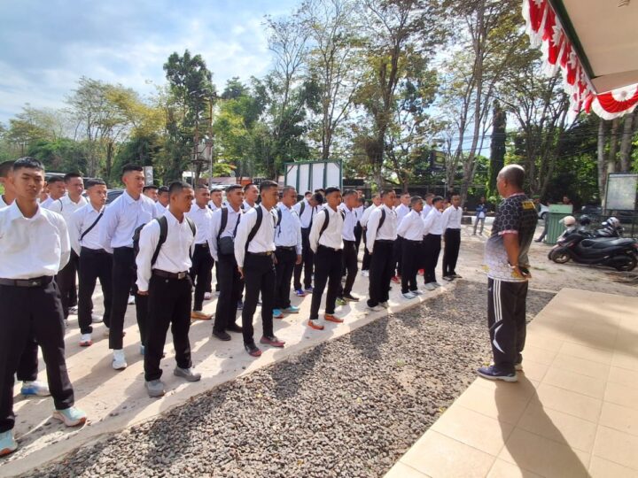 Dandim 1015/Sampit Lepas 70 Calon Bintara PK TNI AD 2026 Menuju Seleksi Tingkat Kodam
