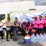 Polresta Tangerang Distribusikan Bantuan Air Bersih ke Warga Sentul Balaraja
