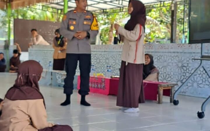 Kapolsek Kotawaringin Lama IPDA Fritson,S.E Adakan Sosialisasi Pencegahan Bullying dan Antisipasi Narkoba Pada Kegiatan Matamuda 2026.
