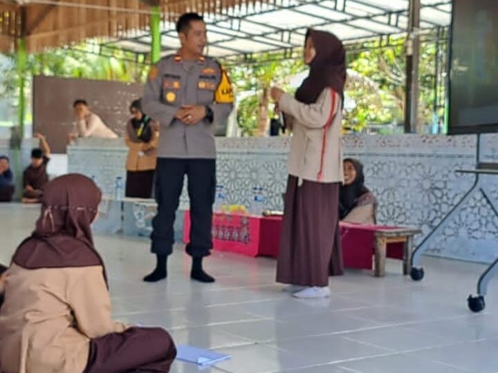 Kapolsek Kotawaringin Lama IPDA Fritson,S.E Adakan Sosialisasi Pencegahan Bullying dan Antisipasi Narkoba Pada Kegiatan Matamuda 2026.