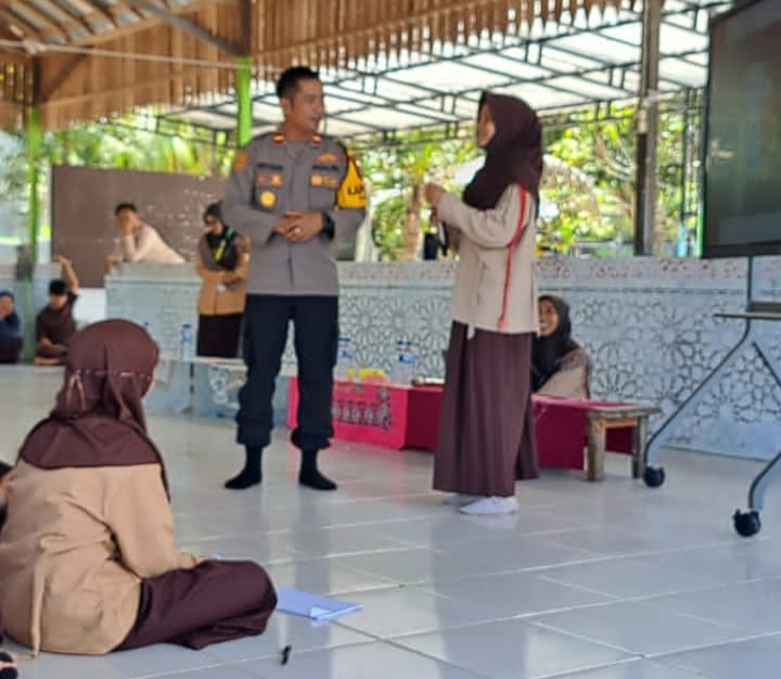 Kapolsek Kotawaringin Lama IPDA Fritson,S.E Adakan Sosialisasi Pencegahan Bullying dan Antisipasi Narkoba Pada Kegiatan Matamuda 2026.