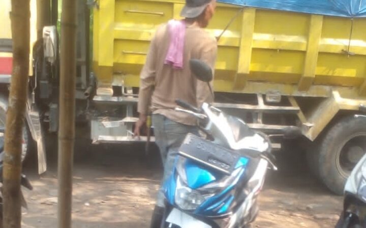 Warga Kp. Kompa 1, Kompa 2, dan Lebak Kaniba Pro-Kontra Aktivitas Pembakaran dan Peleburan Aki Bekas Diduga Ilegal