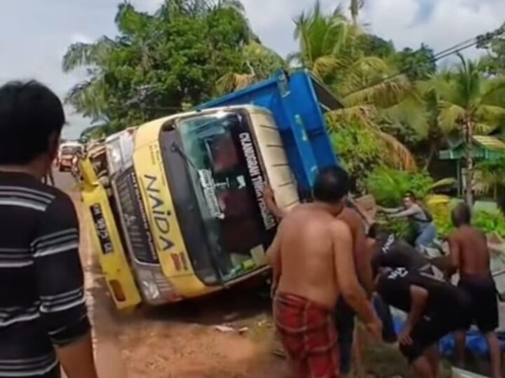 Kecelakaan Tragis di Jalan Tjilik Riwut Cempaga: Hindari Truk Depan, Truk Oleng dan Timpa Ibu-Anak