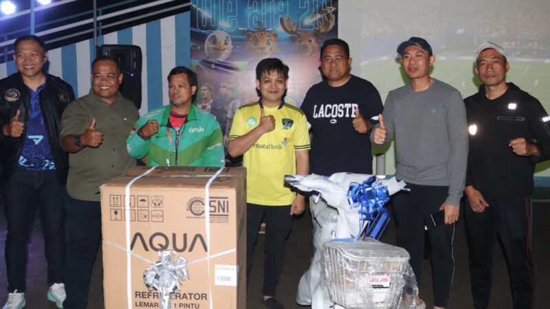 Ratusan Warga, TNI, hingga Ojol Nobar Semifinal Piala Dunia di Polresta Tangerang, Doorprize Buat Suasana Makin Seru