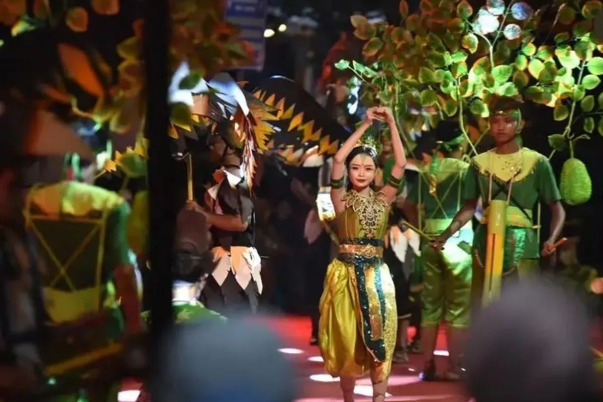 Meriah dengan Konsep Panggung Berjalan, Festival Rontek Pacitan 2026 Digelar di Hari Pertama