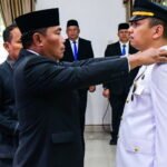 Wabup Lom Lom Suwondo SS Lantik 25 Pejabat Administrator ”Tekankan Pelayanan Publik yang Cepat dan Humanis”