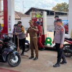Guna Cegah Penyalahgunaan dan Sikapi Isu Viral, Forkopimcam Cempaga Hulu Cek Ketersediaan BBM di SPBU Pelantaran