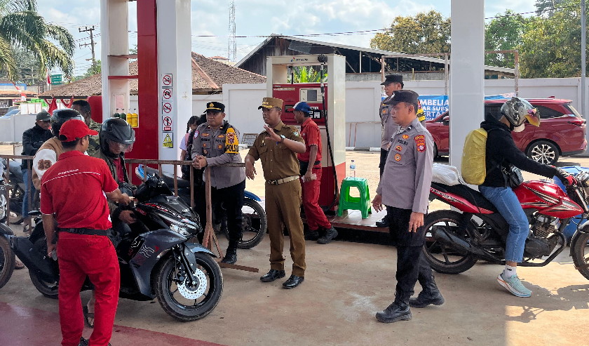 Guna Cegah Penyalahgunaan dan Sikapi Isu Viral, Forkopimcam Cempaga Hulu Cek Ketersediaan BBM di SPBU Pelantaran