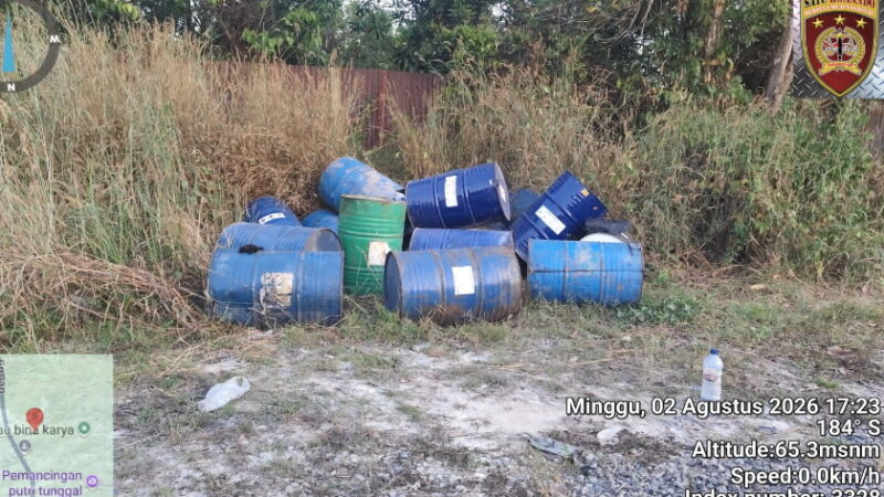 Diduga Hasil Kejahatan, Tumpukan Puluhan Drum Aspal Di Area Pengolahan Agregat Jadi Sorotan