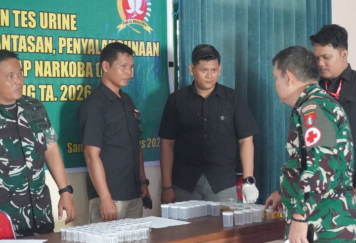 Tingkatkan Kewaspadaan Narkoba, Personel Kodim 1015/Sampit Ikuti Penyuluhan P4GN dan Tes Urine