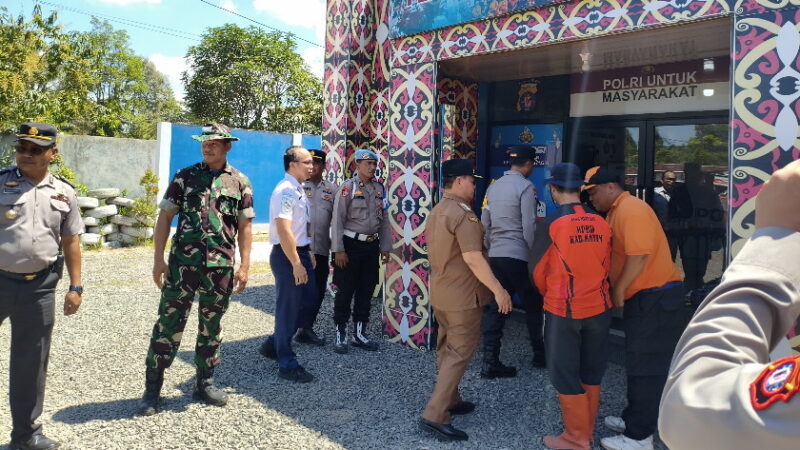 Dandim 1015/Sampit Dampingi Kapolda Kalteng Kunjungi Posko Kontigensi Karhutla
