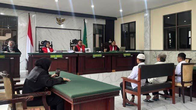 Tiga Debt Colector (DC) Mata Elang Divonis 3,5 Tahun Penjara Oleh PN Mojokerto Karena Pemerasan, Pajero Sport Dirampas dan Dijual Rp80 Juta
