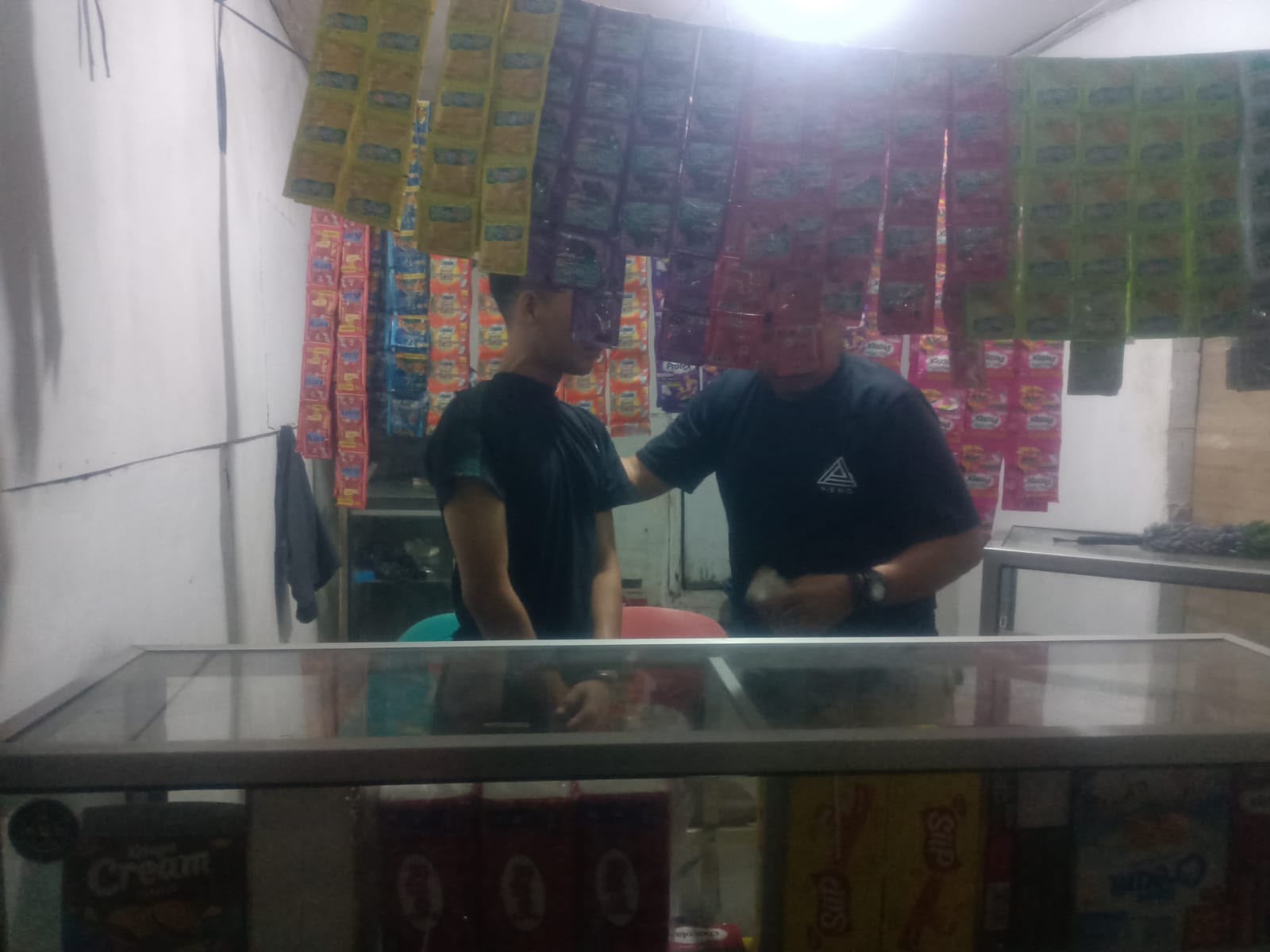 Sembunyikan Ratusan Obat Keras dalam Tong Sampah, Seorang Pria Diamankan Polsek Cisoka Polresta Tangerang