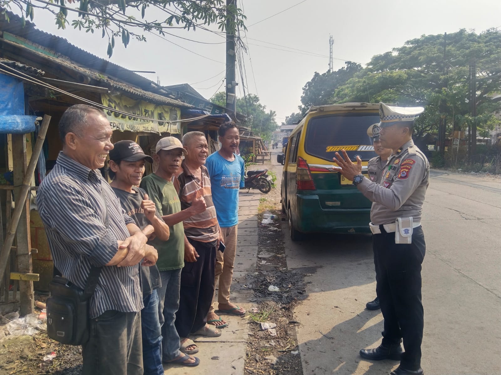 Personel Polsek Tigaraksa Laksanakan Kegiatan Preemtif dan Preventif untuk Cegah Kecelakaan Lalu Lintas