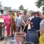 Polresta Tangerang Salurkan Bantuan Air Bersih ke Tiga Titik di Tigaraksa