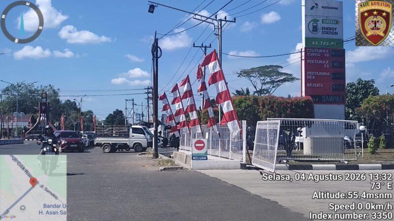 Diduga Dipenuhi Pelangsir, Antrean BBM Pertalite di SPBU Bundaran Semekto Sampit Mengular ke Jalan