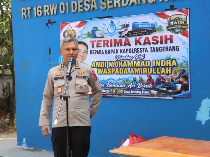 Respons Keluhan Warga Soal Kekeringan, Polresta Tangerang Salurkan Bantuan Air Bersih ke Panongan