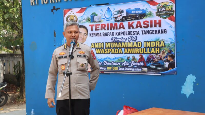 Respons Keluhan Warga Soal Kekeringan, Polresta Tangerang Salurkan Bantuan Air Bersih ke Panongan