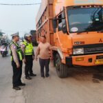 Kapolsek Pasar Kemis Tegaskan Tak Ada Pembiaran, Kendaraan Berat di Bahu Jalan Langsung Ditertibkan