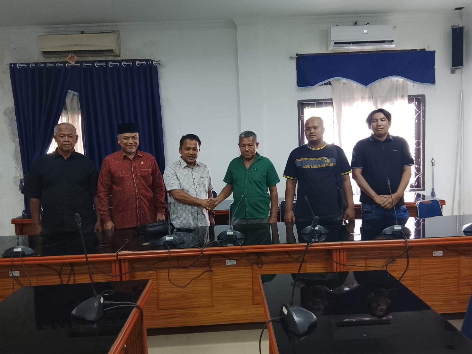Komisi II DPRD Deli Serdang Disambangi 14 Orang Peternak Ikan Mas Untuk Mengucapkan Terimakasih Atas Terealisasinya Aduan Mereka