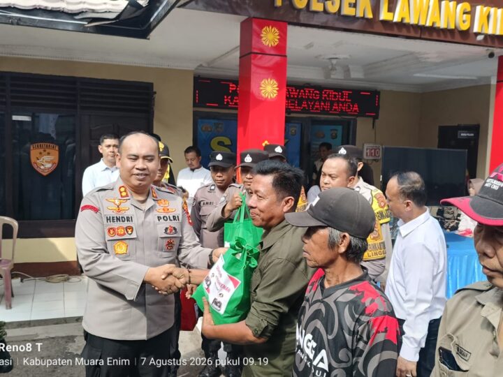 Polres Muara Enim Resmikan “Tong Besi Cafe” dan Bagikan Bingkisan ke Warga Lawang Kidul
