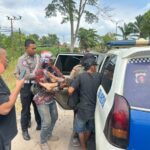 Aksi Sigap Personel Satlantas Polres Kotim Evakuasi Warga Tersengat Listrik di Depan City Mall Sampit