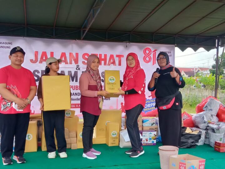PEMDES KESAMBI TULUNGAGUNG SUKSES GELAR SENAM DAN JALAN SEHAT, DIHADIRI CAMAT SERTA KETUA TP PKK KECAMATAN BANDUNG