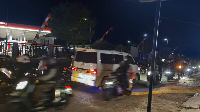 Antrean Pertalite di SPBU Jalan Cristopel Mihing Sampit Mengular Hingga Makan Separuh Jalan, Diduga Dipenuhi Pelangsir