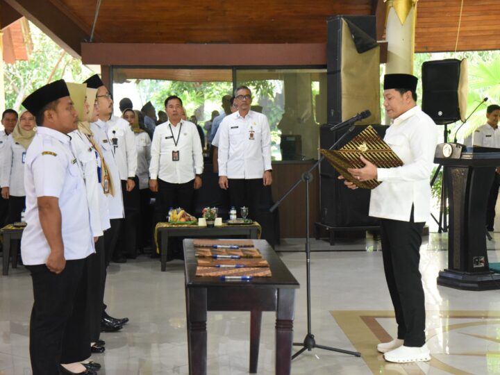 Kukuhkan Ratusan Kepala SD dan SMP Negeri, Bupati Subandi Ingatkan ‘Jabatan Itu Amanah’