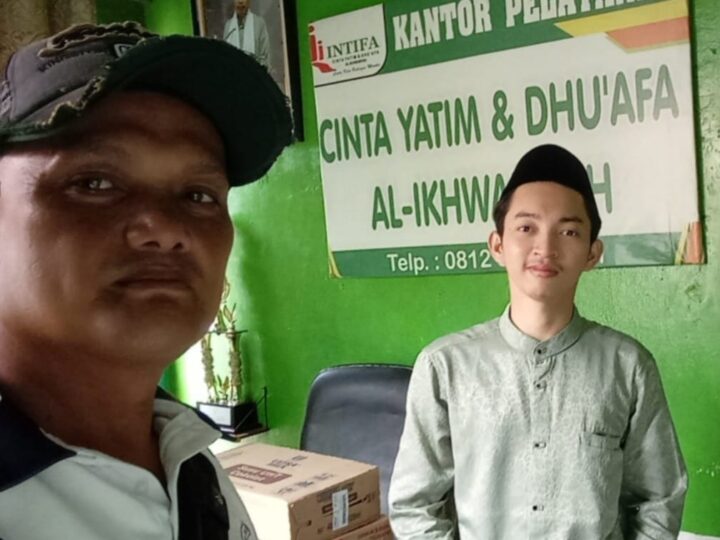 Kolaborasi Media Dengan FWJ Indonesia Baksos Salurkan Nasi Kotak dan Air Mineral