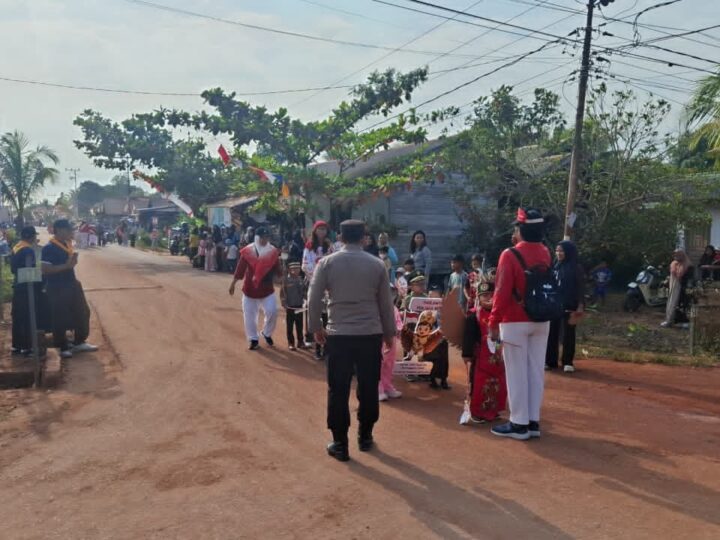 Polsek Kota Besi Amankan Pawai Karnaval Meriahkan HUT RI ke-81