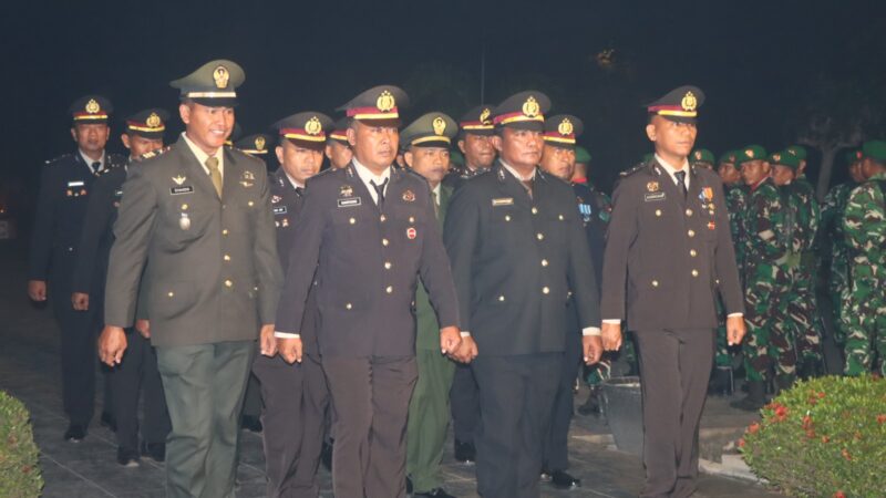 Menjelang HUT ke-81 RI, Dandim 1015/Sampit Pimpin Apel Kehormatan dan Renungan Suci di TMP Batarung Sampit