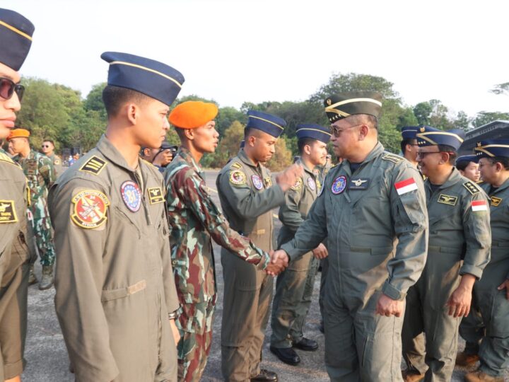 Kasad Apresiasi Penerbang Demo Udara HUT ke-81 RI