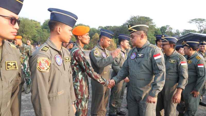 Kasad Apresiasi Penerbang Demo Udara HUT ke-81 RI